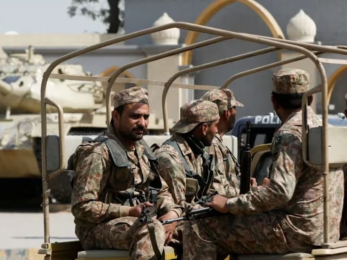 Pakistan ordusu Hayber Pahtunhva'da Hindistan destekli 15 "Teröristin" etkisiz hale getirildiğini açıkladı