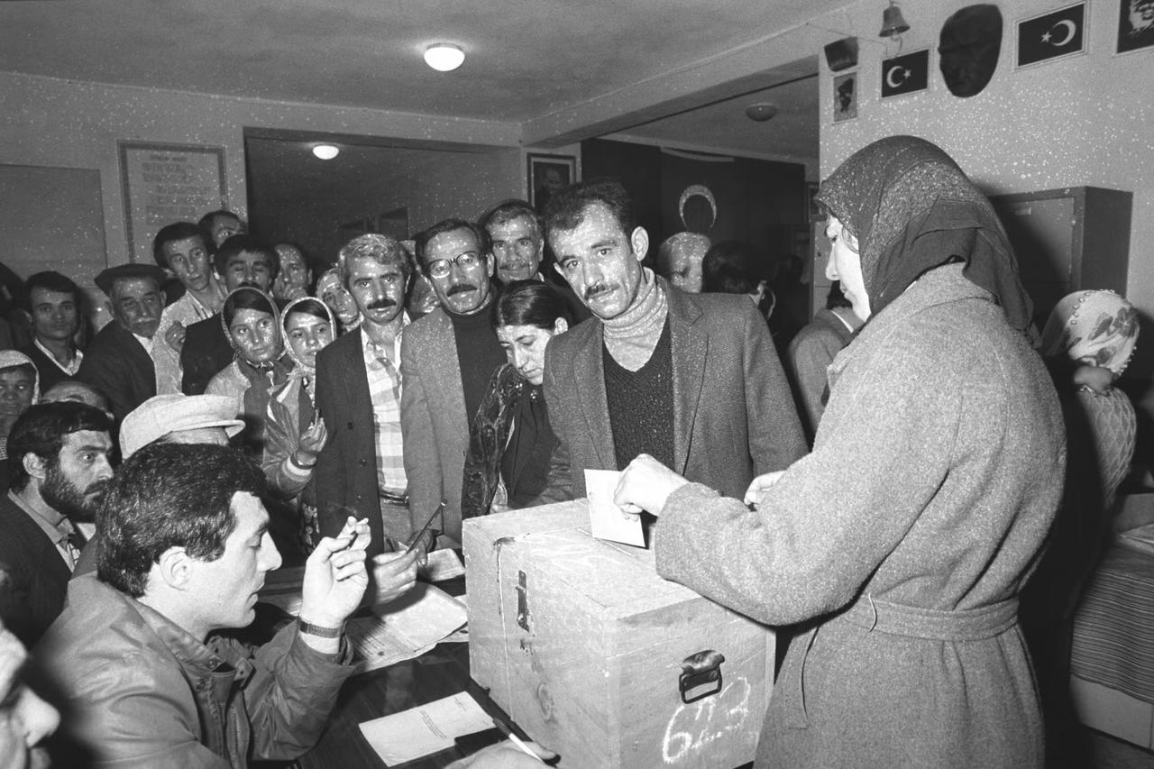 Nerede o eski Tek Parti “Sandık Alayları”