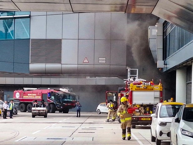 Hong Kong Havalimanı’nda yangın paniği yaşandı