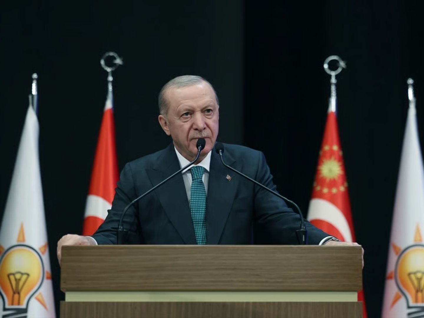 Cumhurbaşkanı Erdoğan’dan Özgür Özel'e 'karikatür' benzetmesi: Kendi seçmeni bile kale almıyor
