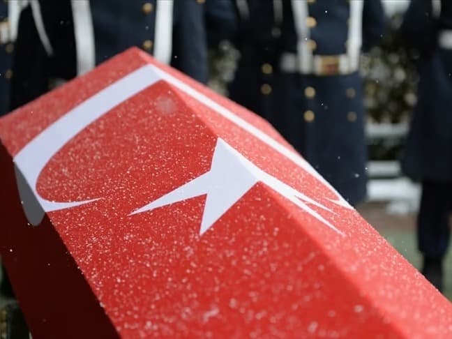 Şehidimiz var 