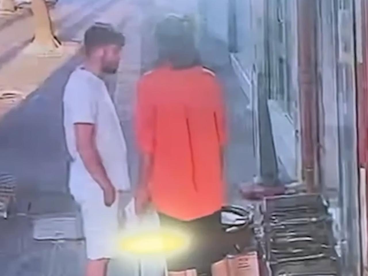 Girdikleri marketten pirzola köfte ve mangal çaldılar
