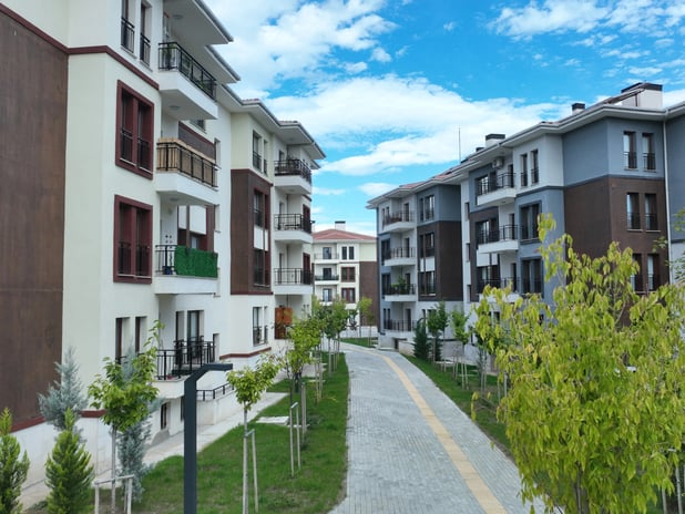 Cumhuriyet tarihinin en büyük konut hamlesinde i̇l ve i̇lçe dağılımları belli oldu