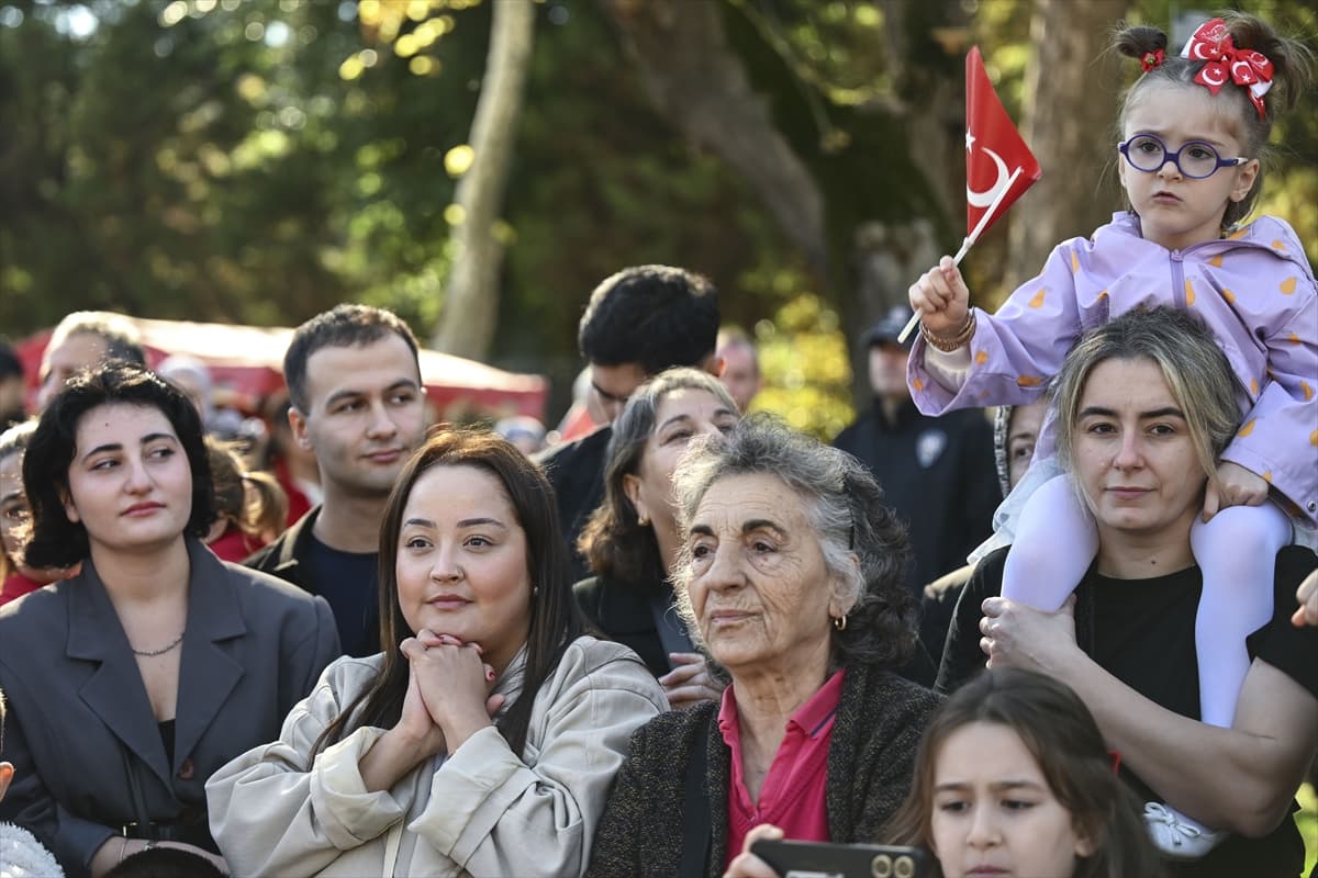 Vatan Caddesi'nde Cumhuriyet'in 102 yıllık gururu: İstanbul ayakta!