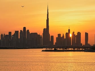 UAE Balances Iran Trade and US, Israeli Defense