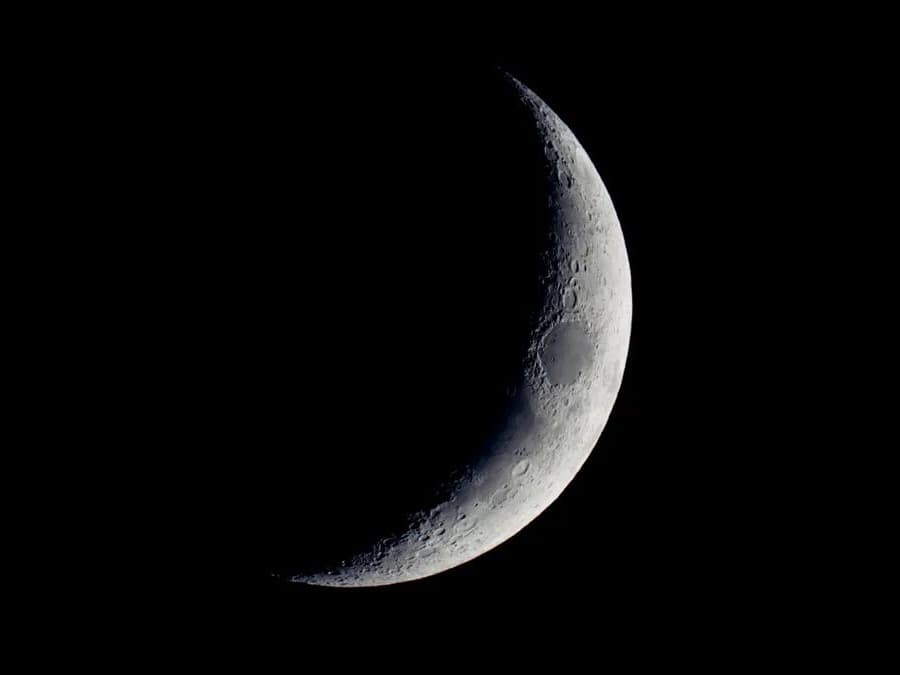 Bu gece gün batımında Mars ve hilal Ay’ı birlikte izleyin