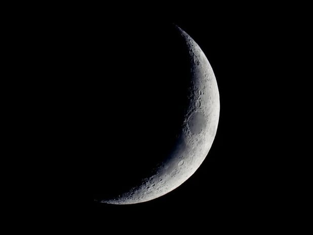 Bu gece gün batımında Mars ve hilal Ay’ı birlikte izleyin
