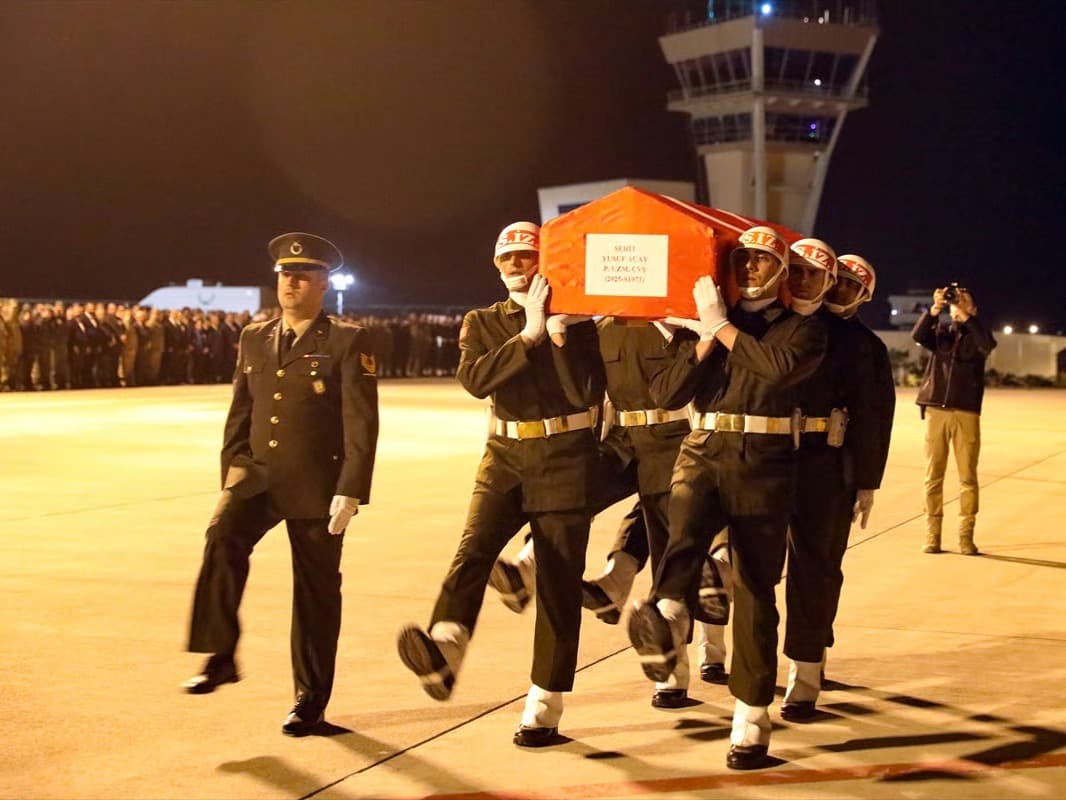 Şehit Uzman Çavuş dualarla uğurlandı