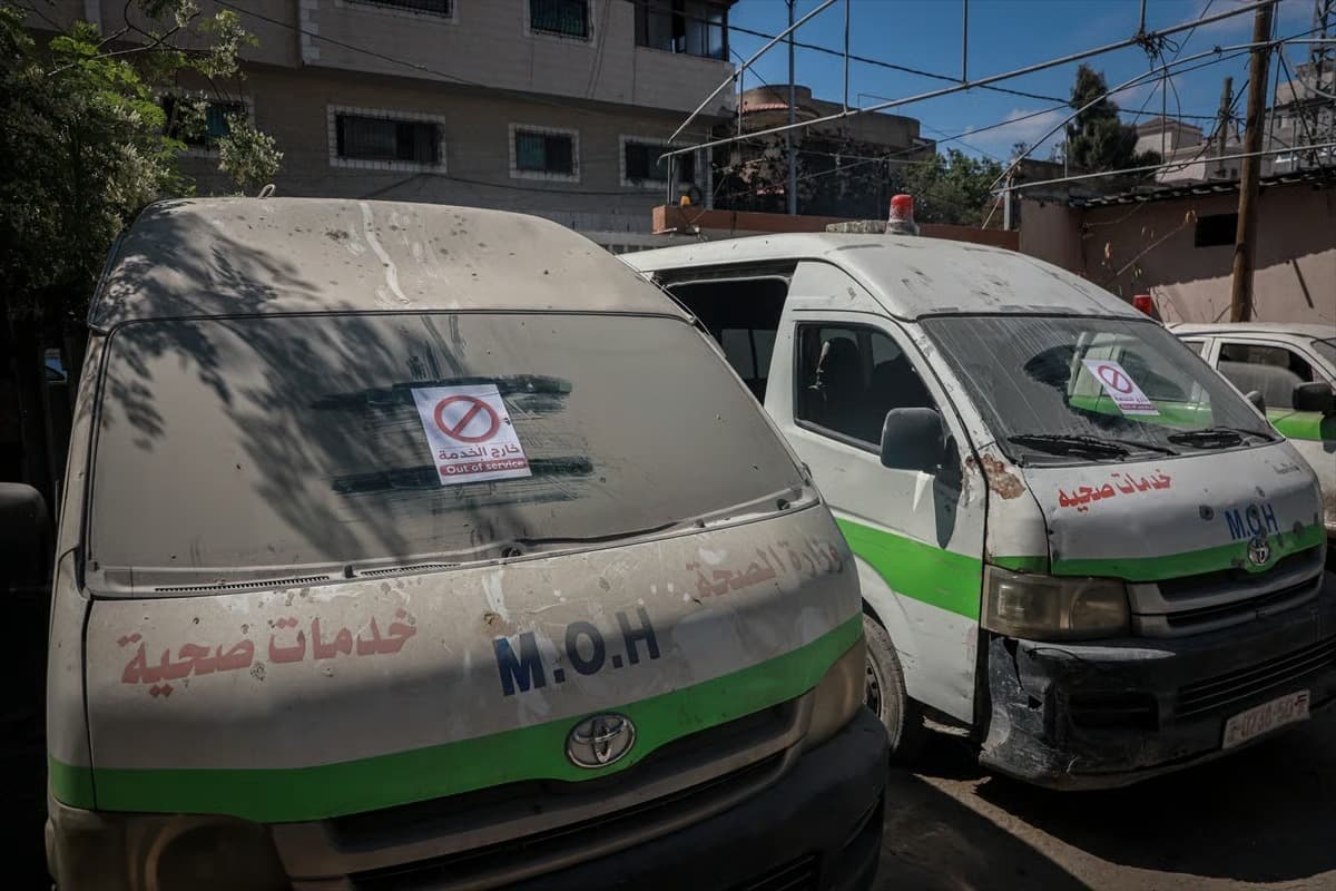 Abluka altındaki Gazze'de ambulans hizmetinin çöküşün eşiğinde olduğu uyarısı