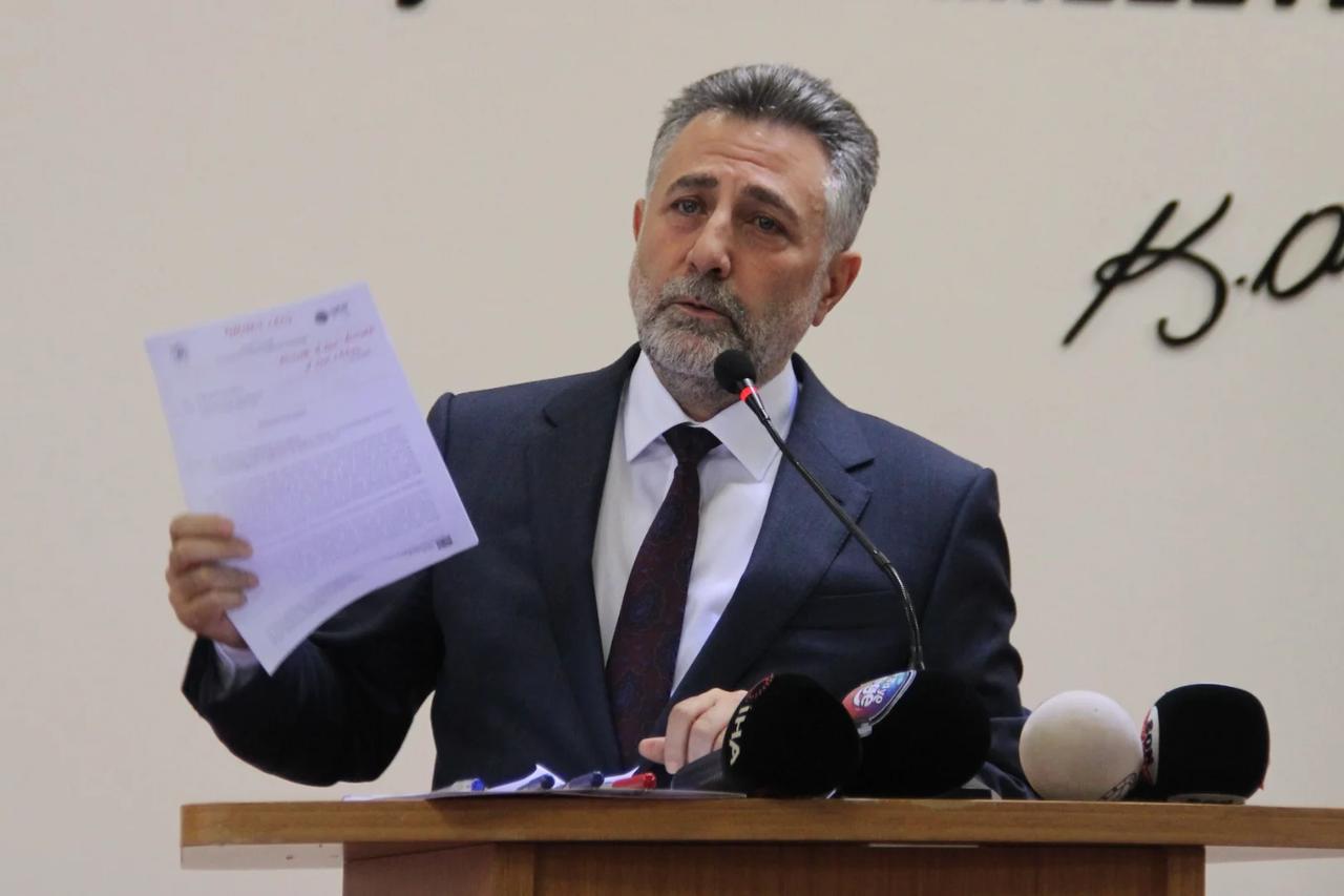 Bayraklı Belediyesi’ne operasyon: 45 gözaltı