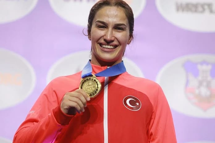 Avrupa ve Dünya şampiyonu durmuyor: Buse Tosun Zagreb’i altınla kapattı