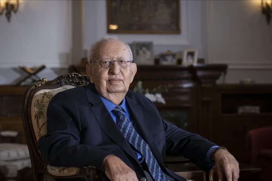 Hüsamettin Cindoruk hayatını kaybetti