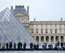 Louvre müzesi bu kez de dolandıcılıkla gündemde 