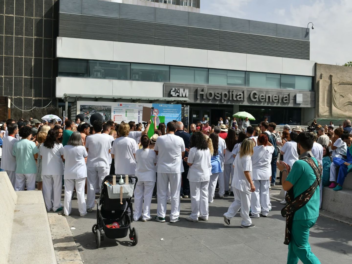İspanya'da doktorlar çalışma koşullarının iyileştirilmesi talebiyle greve gitti