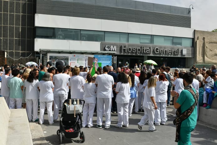 İspanya'da doktorlar çalışma koşullarının iyileştirilmesi talebiyle greve gitti