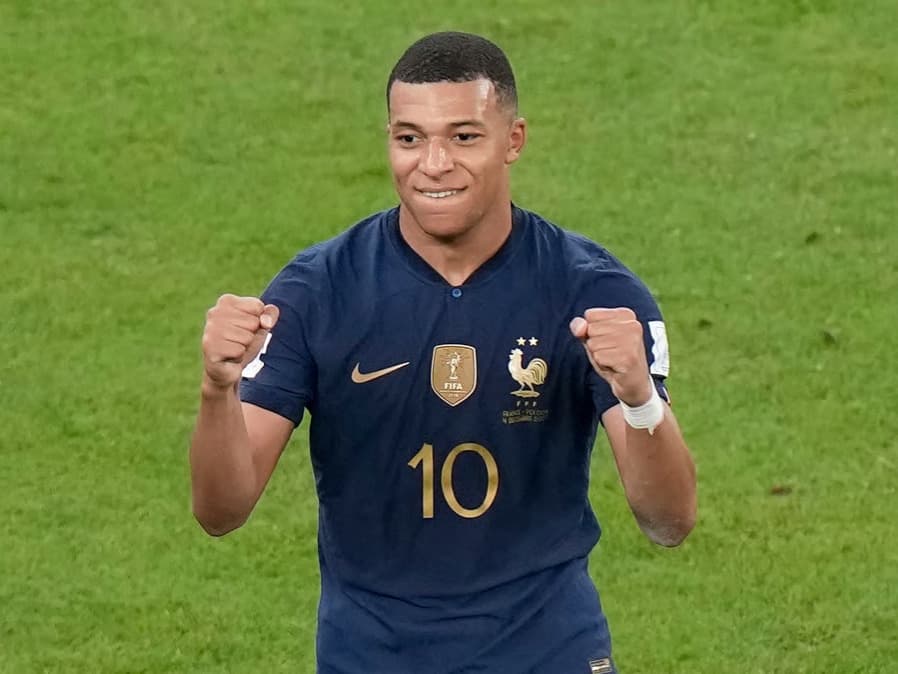 Kylian Mbappé'den PSG'ye yasal çalım