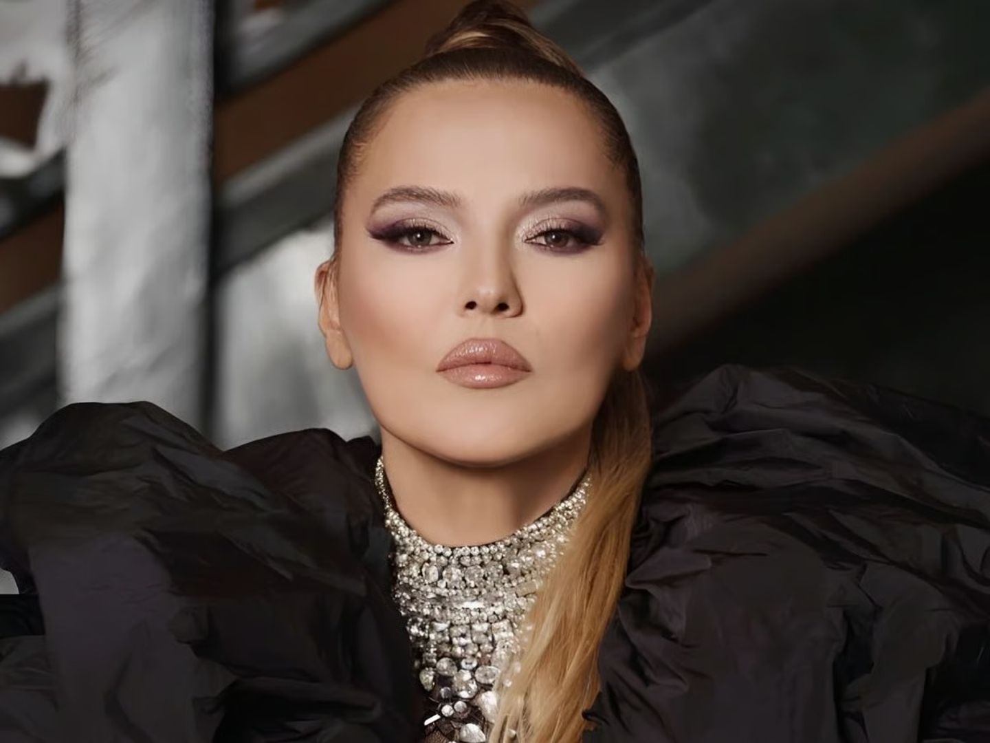 MEB'in yeni takvimi Demet Akalın'ı küplere bindirdi: Ara tatile "kâbus" yorumu