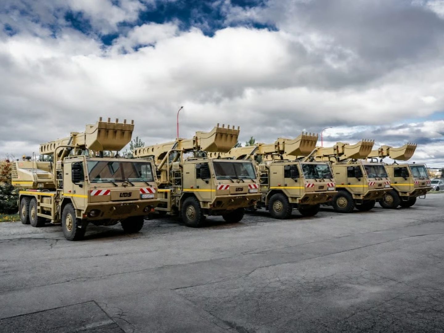 Slovakya'dan 580 milyon dolarlık askeri iş makinesi anlaşması