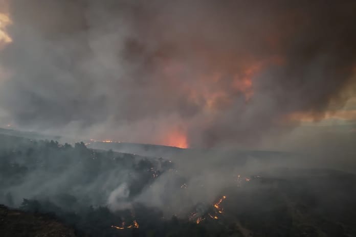 Çanakkale Gelibolu yanıyor: Tarihi alanlara girişler kapataıldı