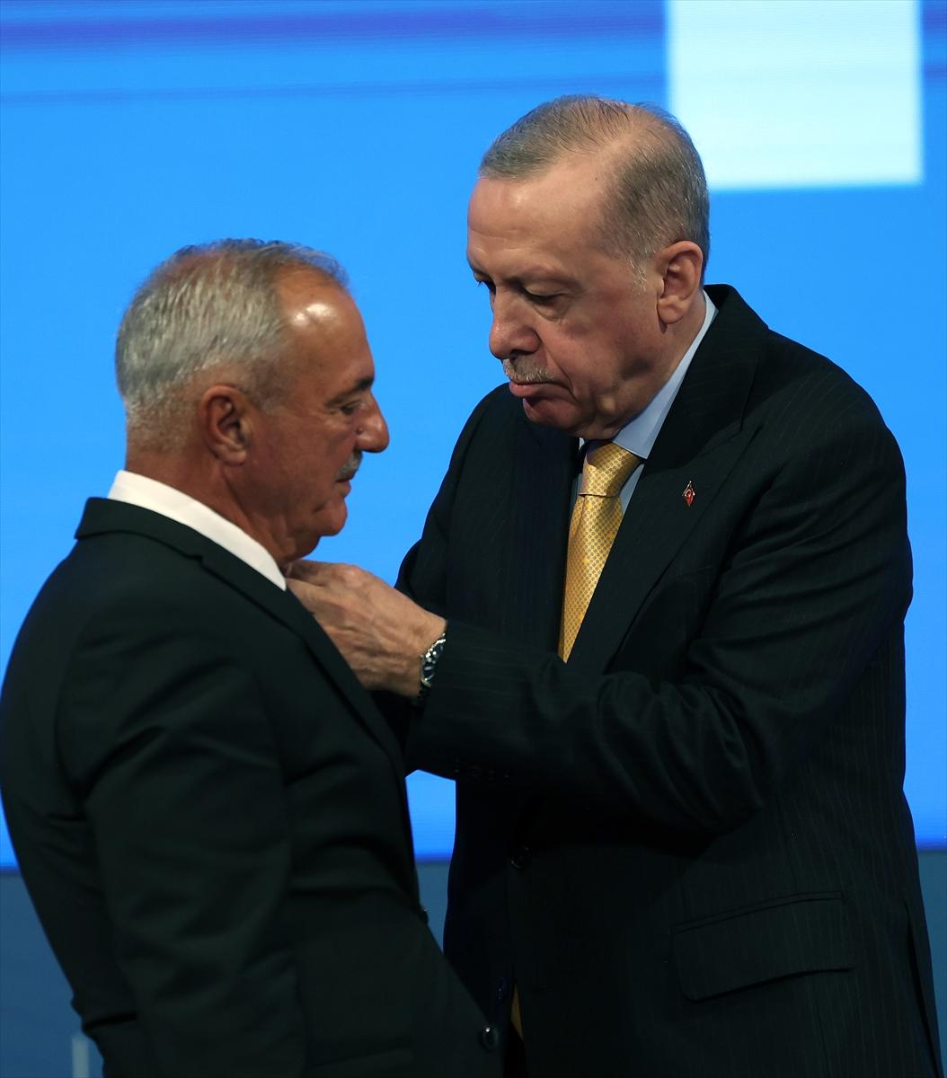 AK Parti'ye katılan belediye ve isimler