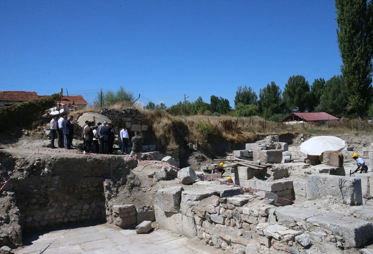 Sebastapolis Antik Kenti gün yüzüne çıkıyor
