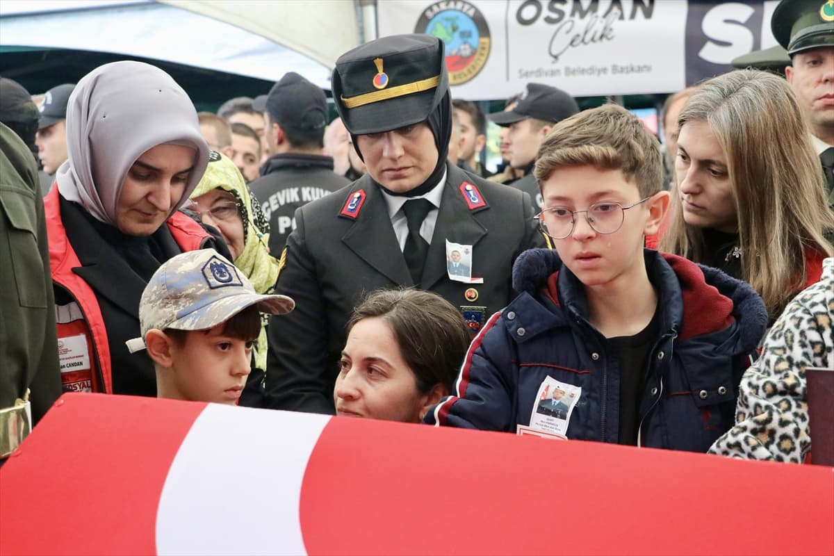 Türkiye için en acı günlerden biri: Şehitler son yolculuğuna uğurlandı