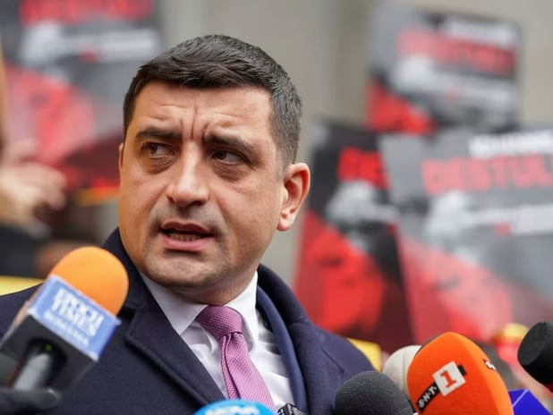 Romanya seçimlerinde ilk turu aşırı sağcı aday önde tamamladı