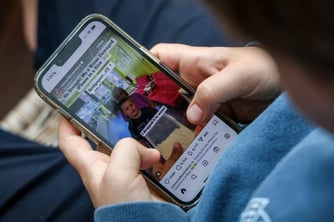 Fransa'da çocuklara sosyal medya kısıtlaması