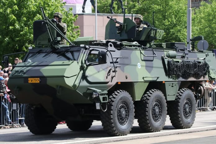 Danimarka ilk Patria 6×6 zırhlı araçlarını teslim aldı