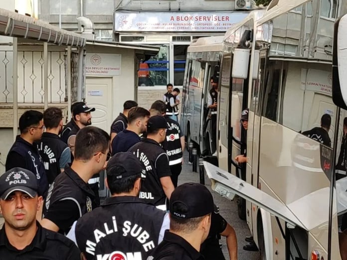 İBB'ye yönelik yolsuzluk soruşturmasında 5 kişi tutuklandı