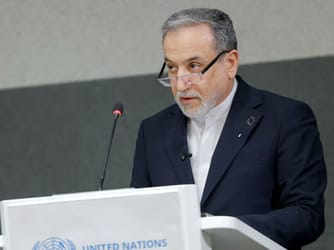 Araghchi Calls for Nuclear Disarmament at UN Geneva