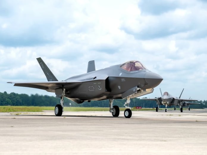 Almanya için ilk F-35A savaş uçağının son montajına başlandı