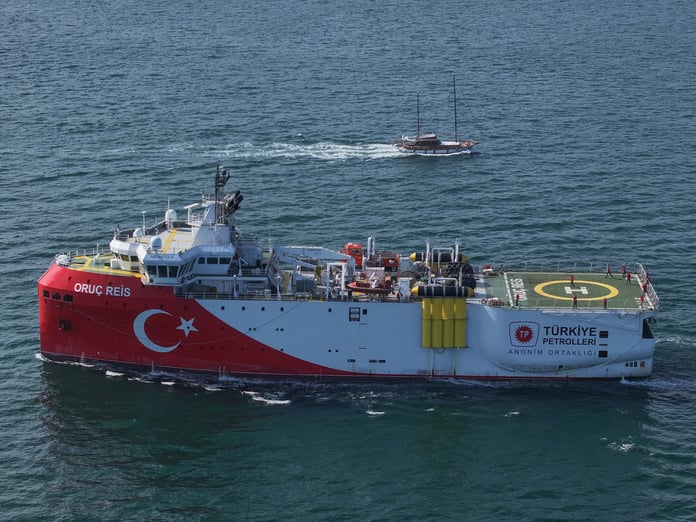 Oruç Reis Sismik Araştırma Gemisi 9 ay sonra Mavi Vatan'a döndü