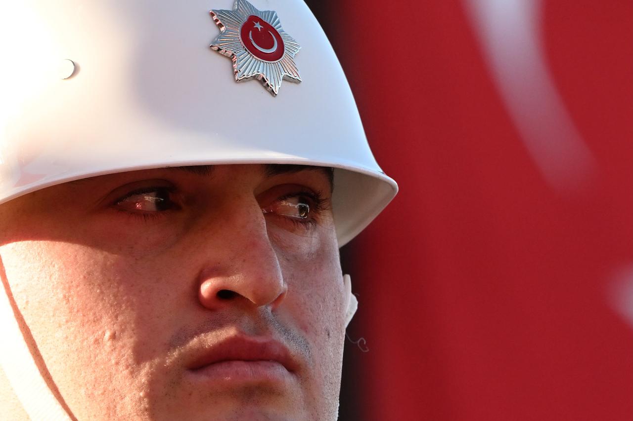 Şehitler son yolculuklarına uğurlandı: Gözyaşları sel oldu