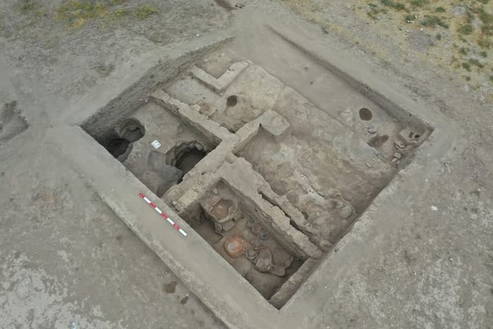 Afyonkarahisar'daki kazıda 3 Bin 600 yıllık fırınlar bulundu