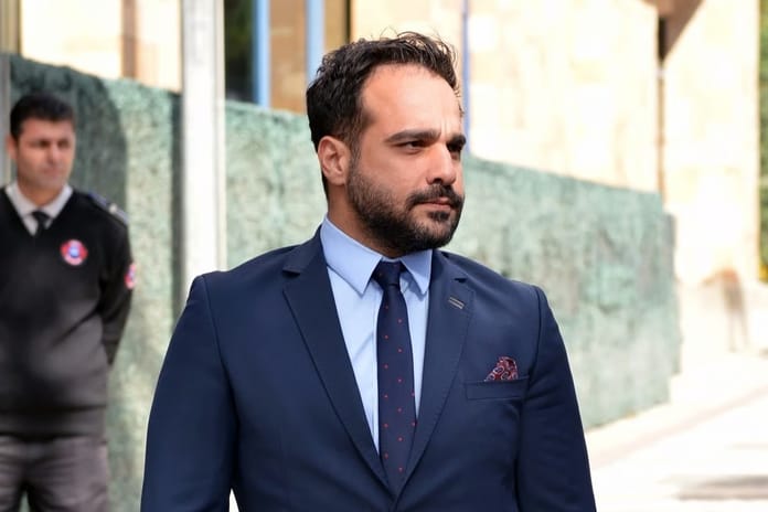 Kardeşiyle aynı kaderi paylaştı: Avcılar Belediyesi eski Başkan Yardımcısı intihar etti