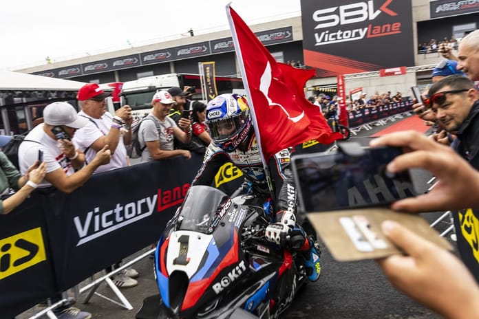 Macaristan'da hat-trick: Superbike lideri Toprak Razgatlıoğlu durdurulamıyor