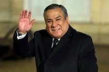 Gensoru krizi Peru Başbakanı Adrianzen'i istifa ettirdi