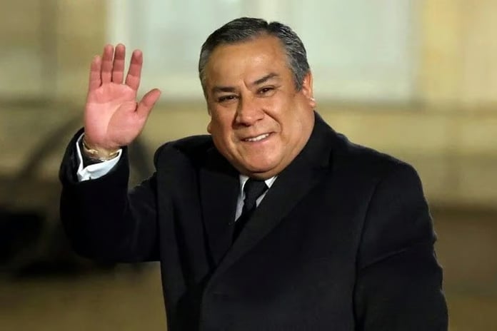 Gensoru krizi Peru Başbakanı Adrianzen'i istifa ettirdi