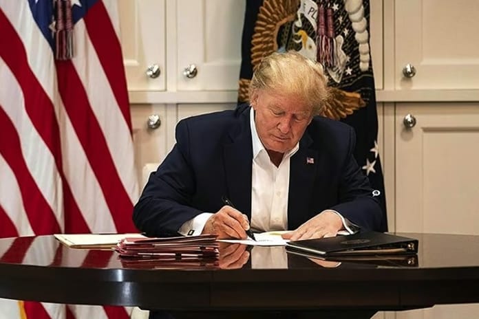 Trump ilaç fiyatlarını düşürecek kararnameyi imzaladı