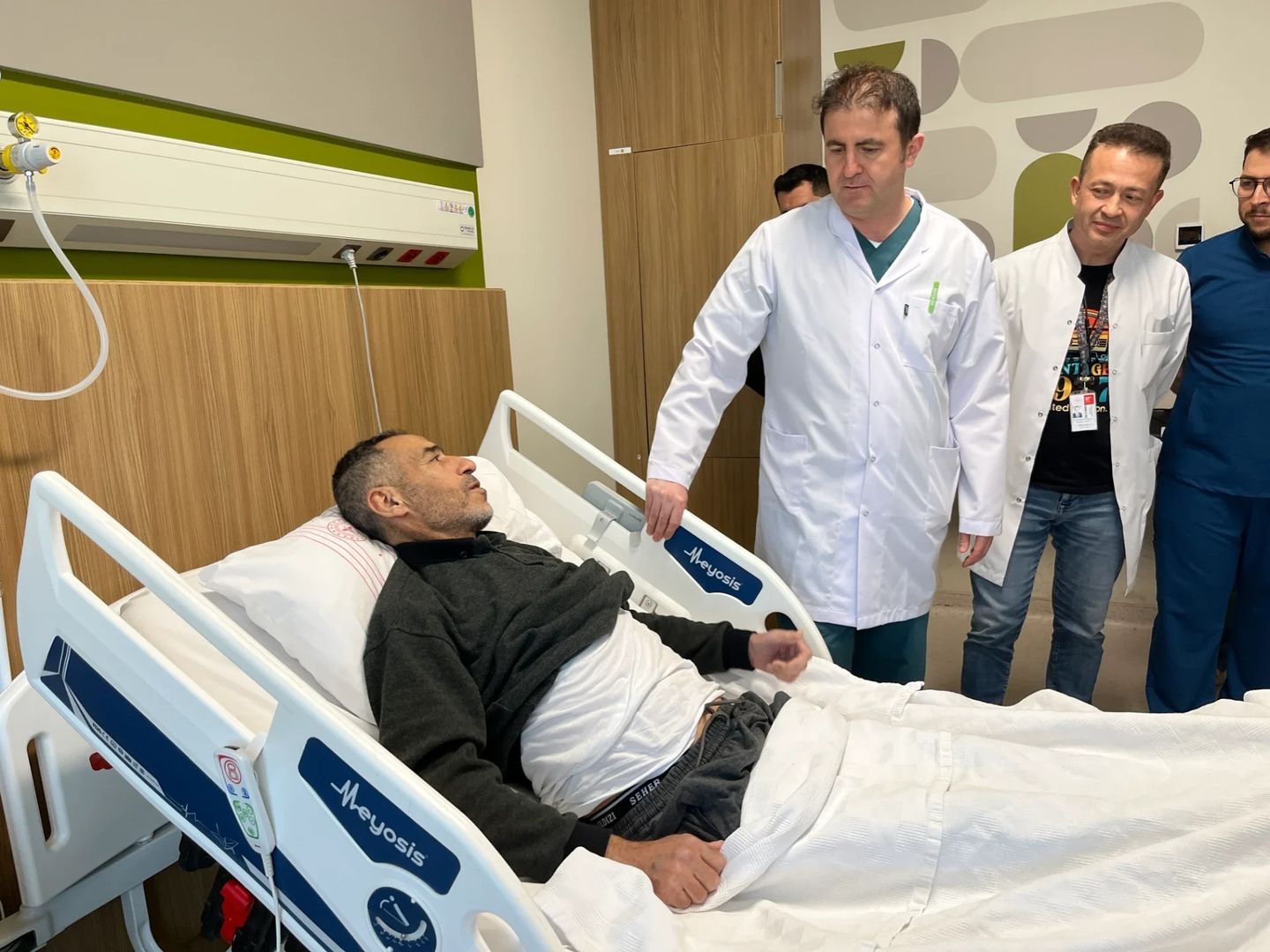 Karnındaki şişlik şikâyetiyle gitti: Doktorlar gördüklerine inanamadı