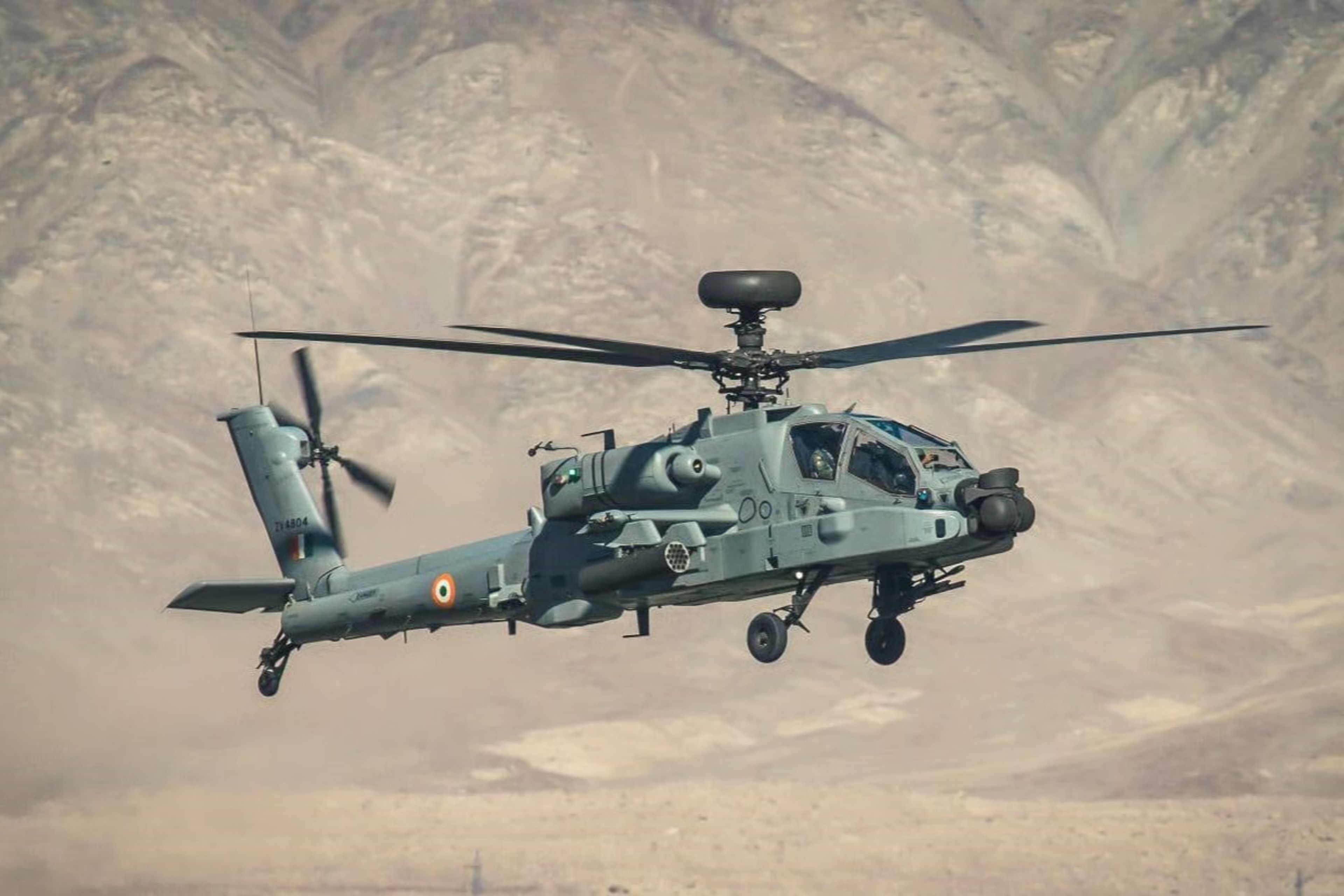 ABD, Hindistan Ordusu’na son AH-64E Apache taarruz helikopterlerini teslim etti