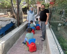 Hatice ile Muammer İpek çifti üçüz kardeşlere koruyucu aile oldu