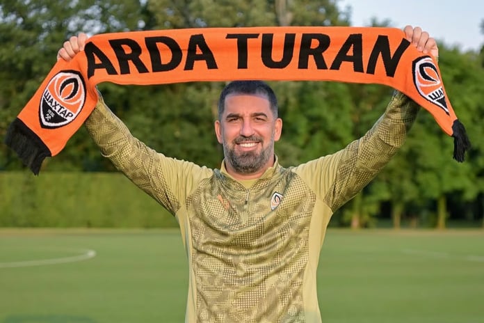 Avrupa arenasında ilk maç, farklı galibiyet: Arda Turan yönetimindeki Shakhtar'dan gol şöleni