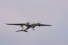 Bayraktar AKINCI TİHA, TEBER-82 kanatlı güdüm kitiyle ilk atış testini başarıyla tamamladı