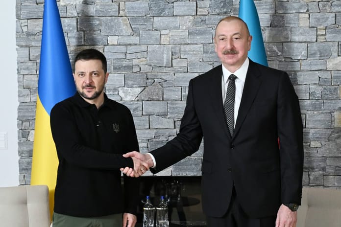 Rusya’nın Ukrayna’daki Azerbaycan enerji tesislerine saldırıları, Bakü’yü Kiev’e silah yardımı yapmaya zorlayabilir