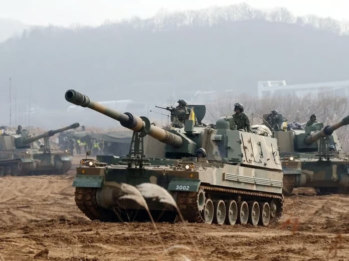 Güney Kore, Polonya’ya 212 K9 obüsünü teslim etti