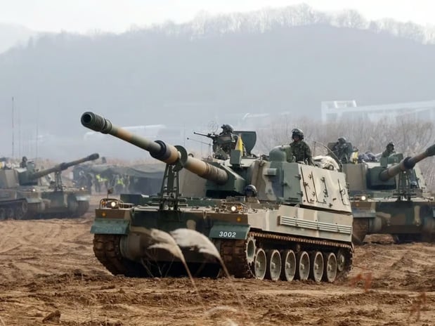 Güney Kore, Polonya’ya 212 K9 obüsünü teslim etti