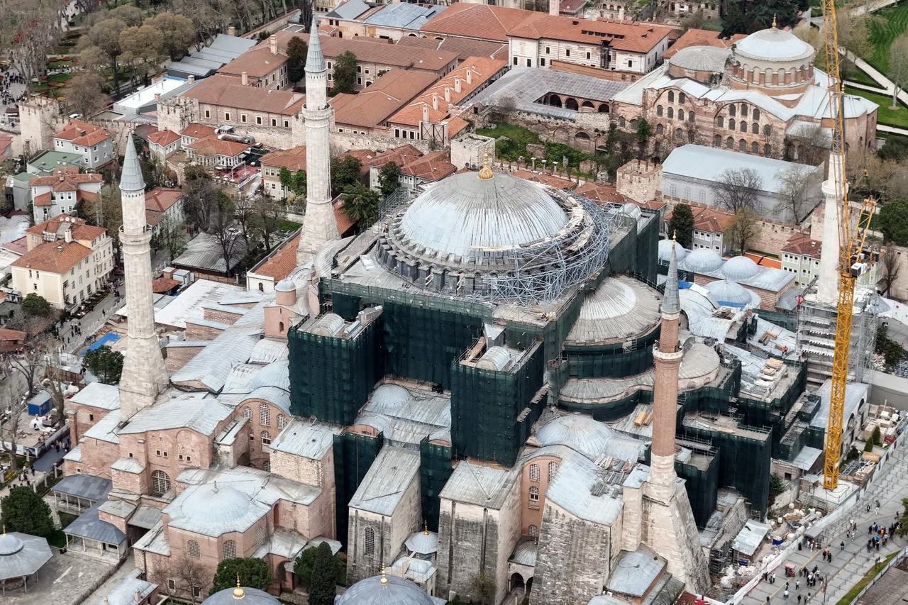 Ayasofya'da dev restorasyonda kritik aşama  