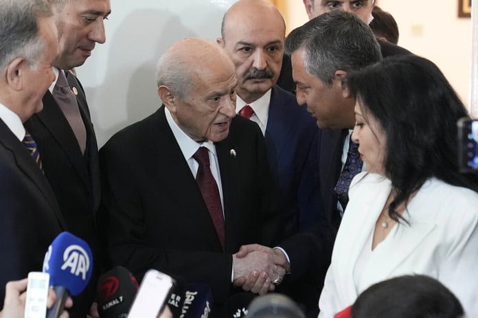 Bahçeli’den Özel’e Ferdi Zeyrek için geçmiş olsun telefonu